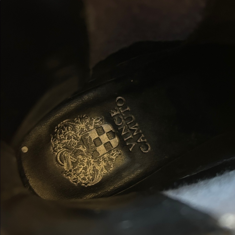 Vince Camuto Kelivena Black Leather Chelsea Bootie Size 7.5 Classic Chic - Picture 8 of 13